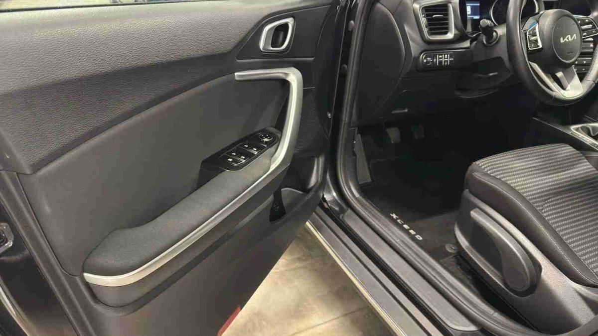 kia-xceed-2025-gasolina-998cc