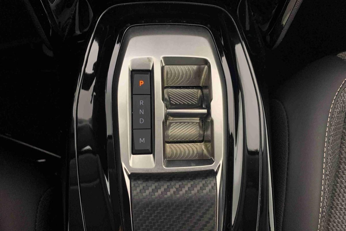 peugeot-208-2025-gasolina-1199cc
