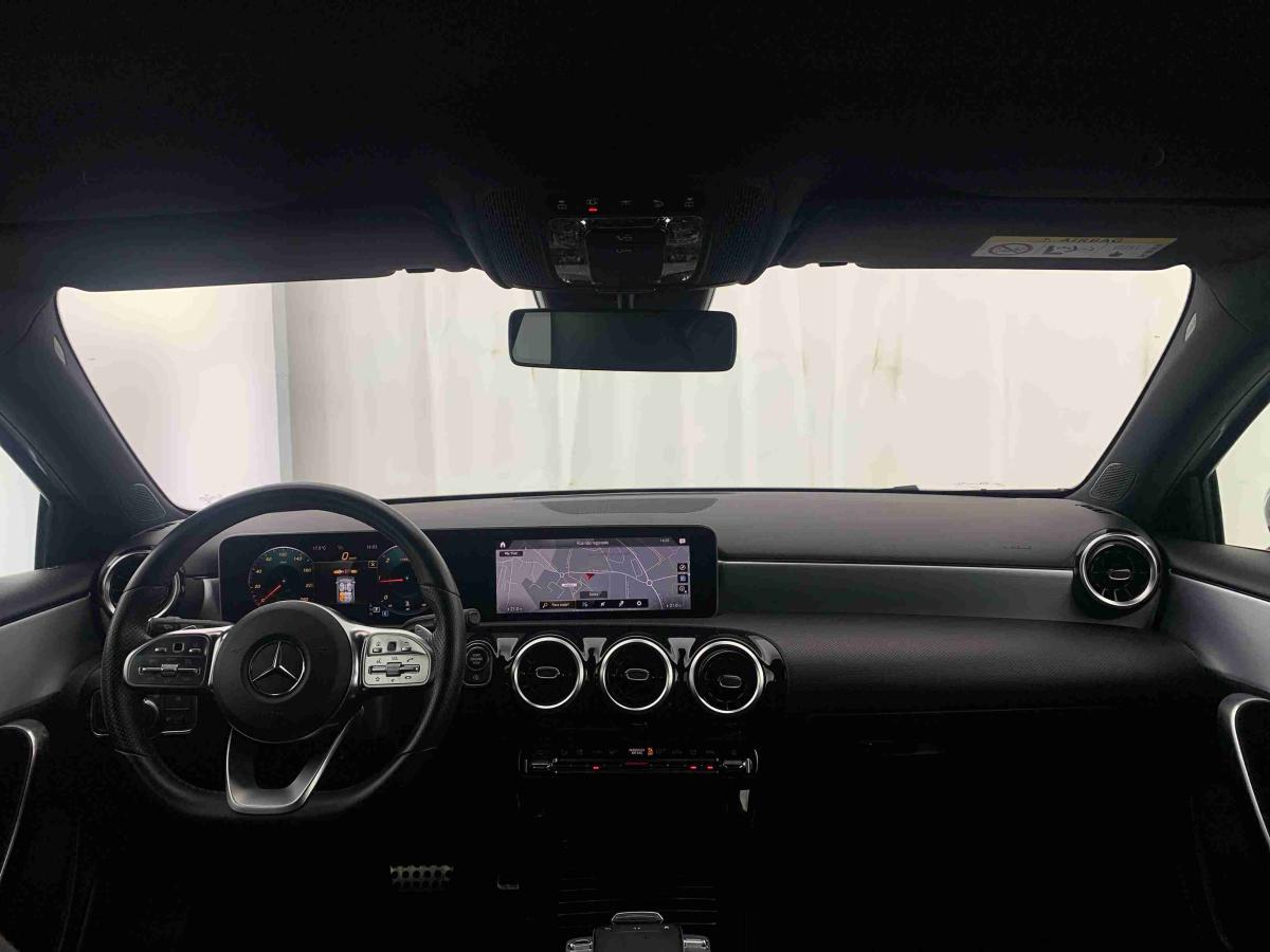 mercedes-benz-180-2018-diesel-1461cc