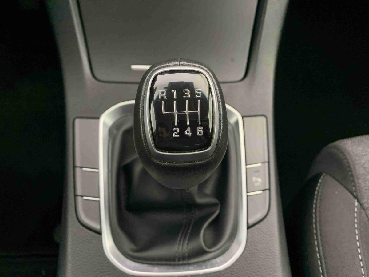 hyundai-i30-2023-gasolina-998cc