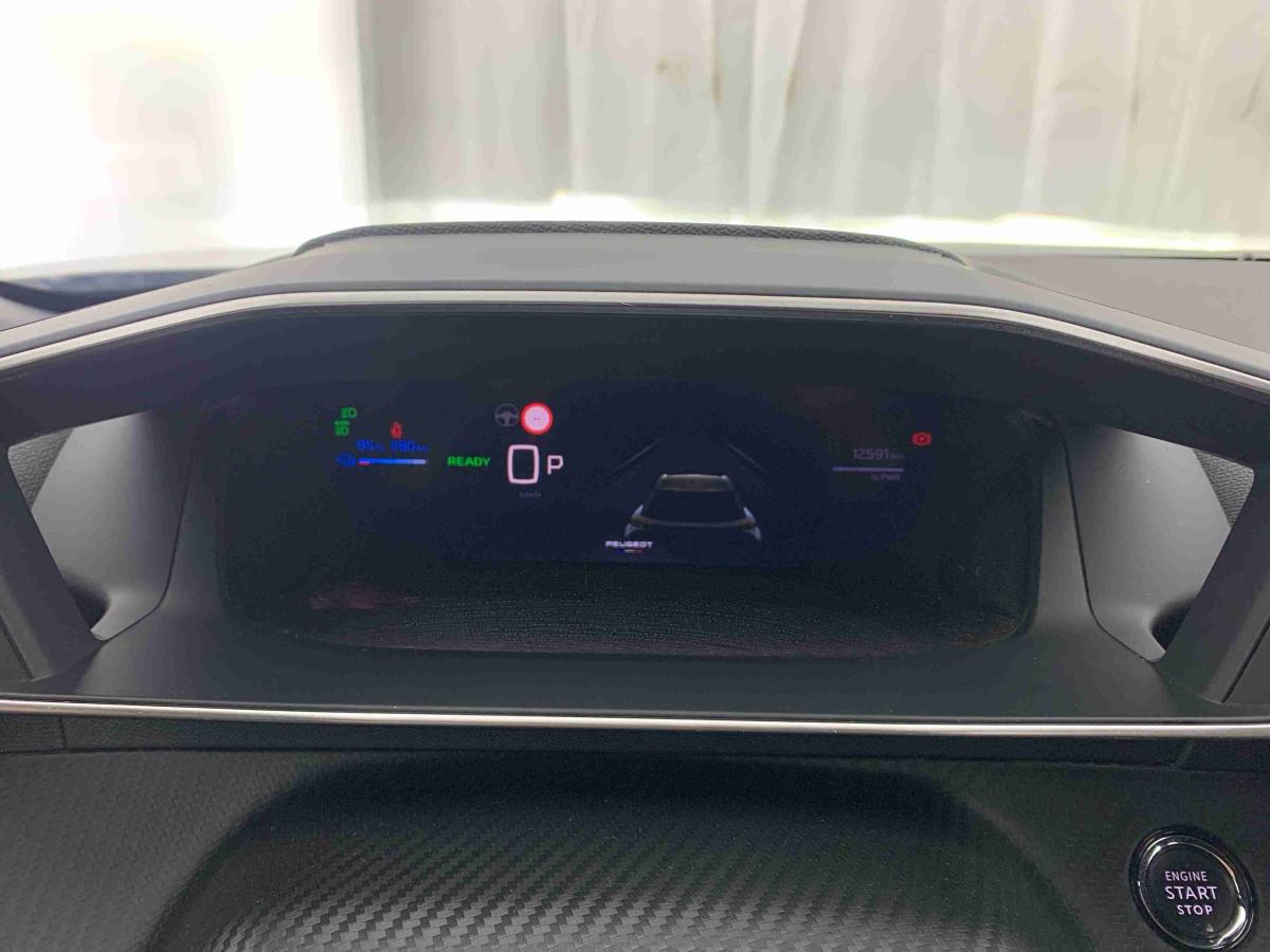 peugeot-e-2008-2025-eletrico-0cc