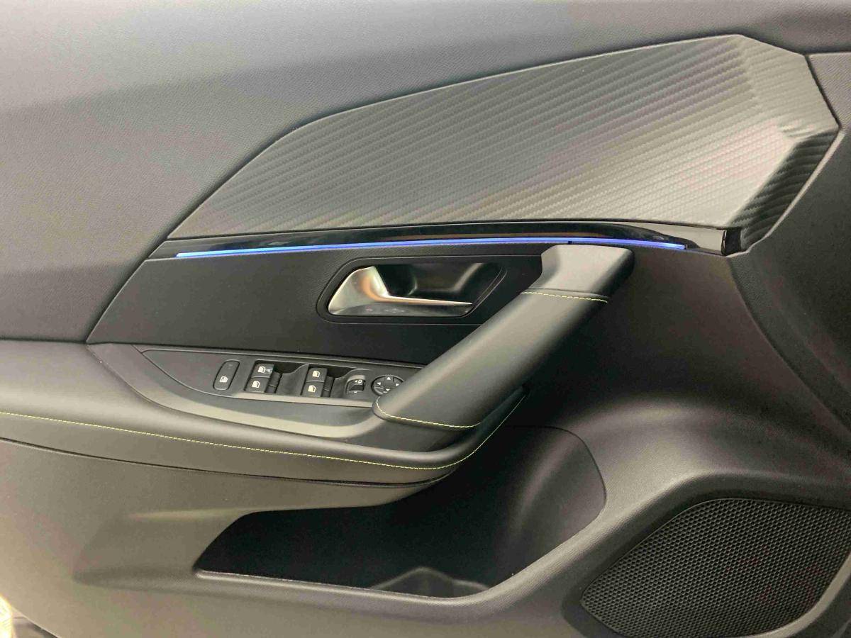 peugeot-e-2008-2025-eletrico-0cc