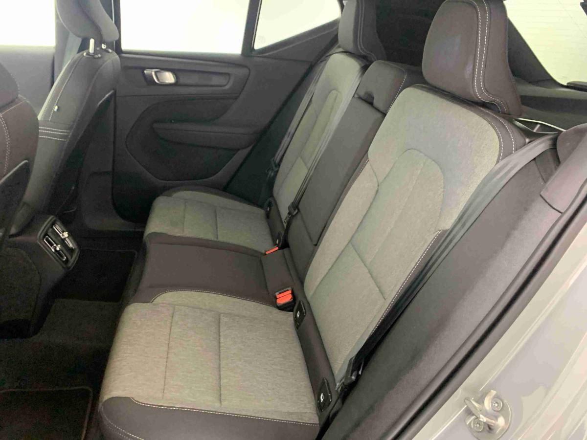 volvo-xc40-2025-gasolina-1969cc