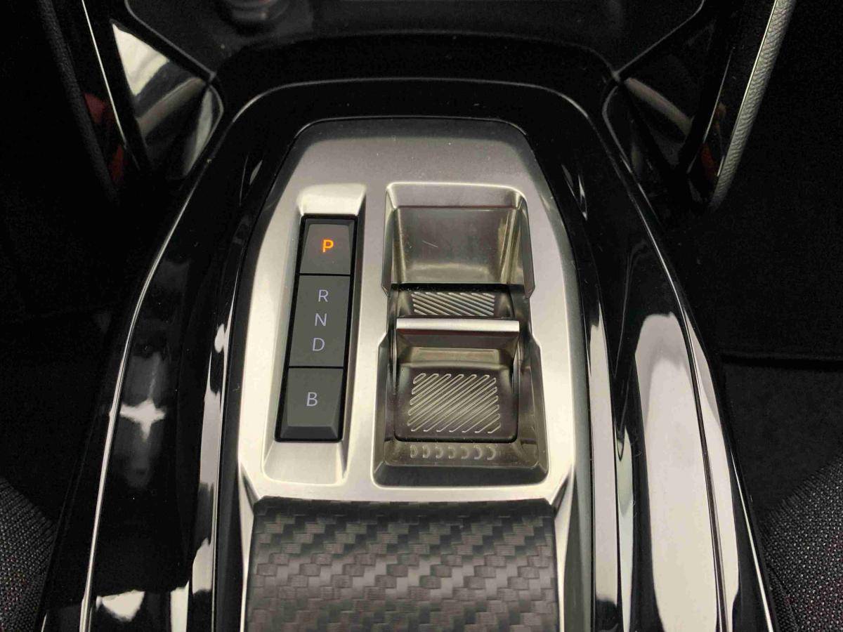 peugeot-e-2008-2025-eletrico-0cc