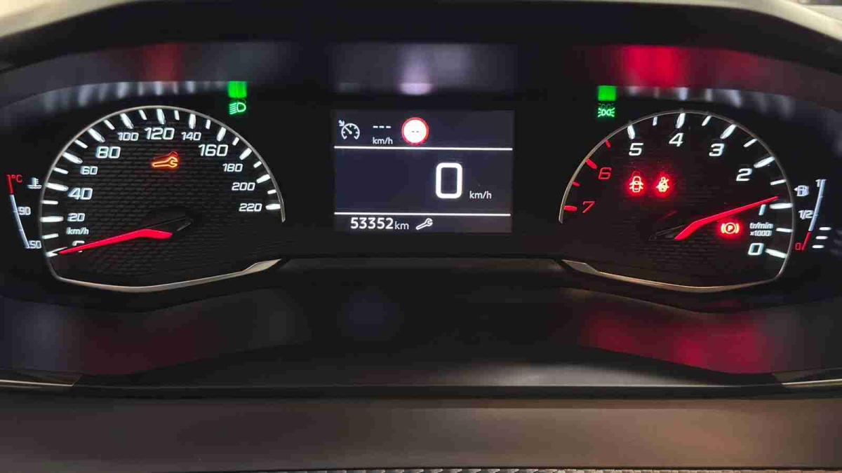 peugeot-208-2023-gasolina-1199cc