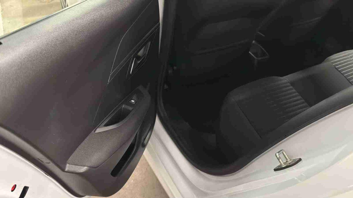 peugeot-208-2023-gasolina-1199cc