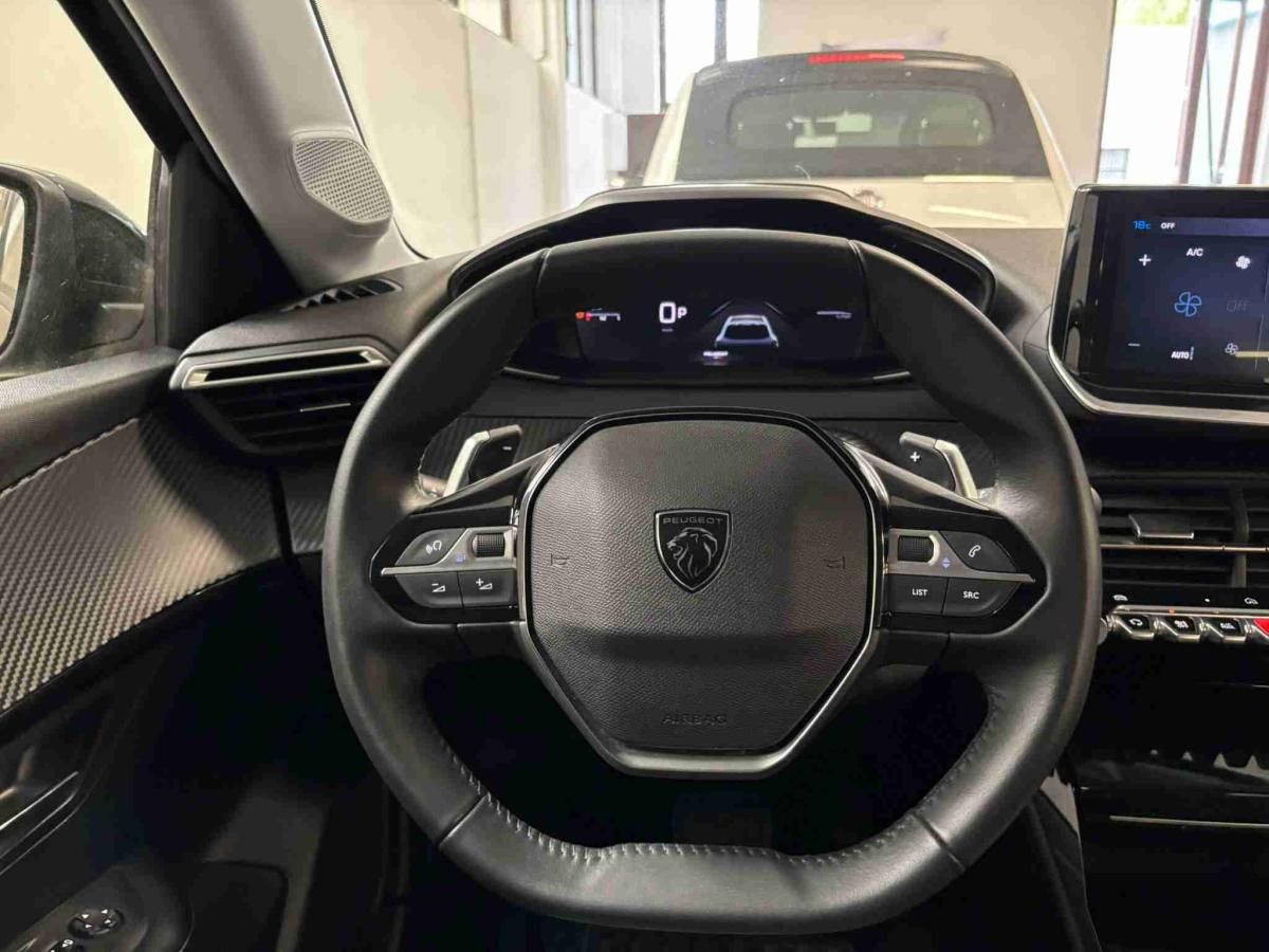 peugeot-208-2025-gasolina-1199cc