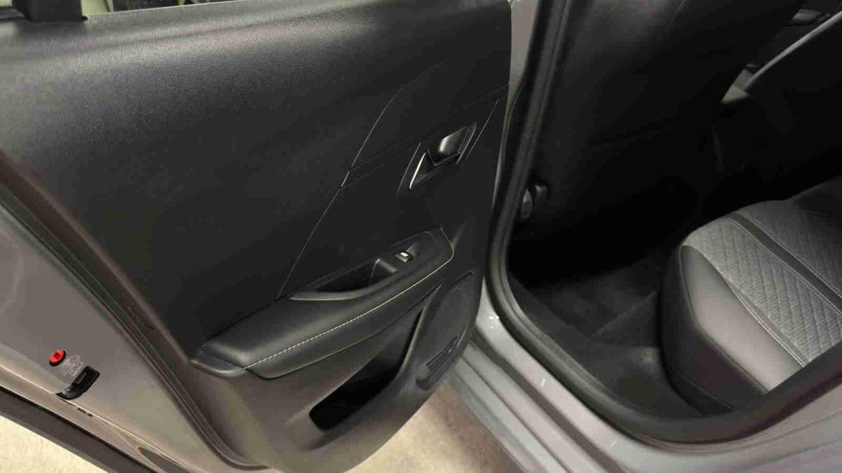 peugeot-208-2025-gasolina-1199cc