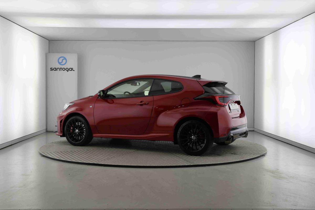 toyota-yaris-2025-gasolina-1618cc