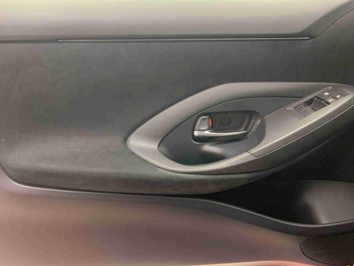 toyota-yaris-2025-gasolina-1618cc