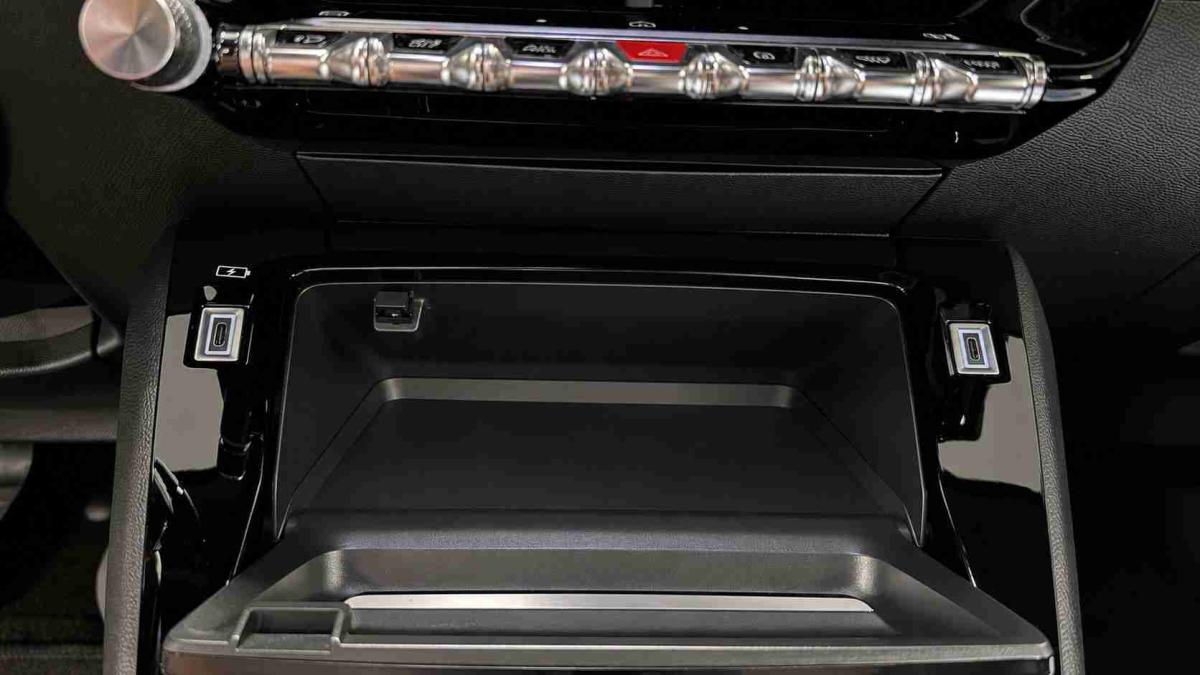 peugeot-2008-2024-gasolina-1199cc