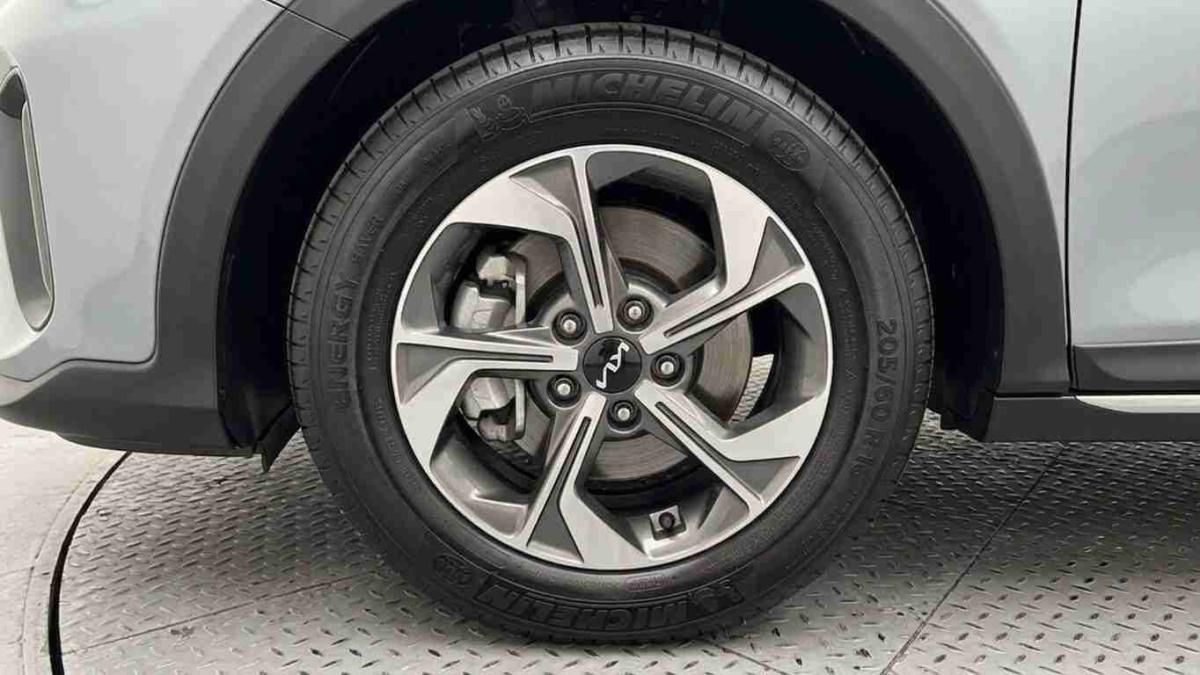 kia-xceed-2025-gasolina-998cc