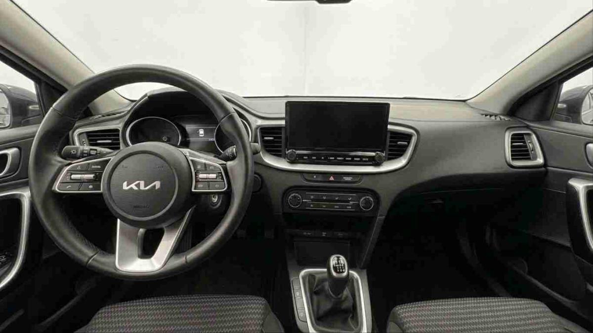 kia-xceed-2025-gasolina-998cc