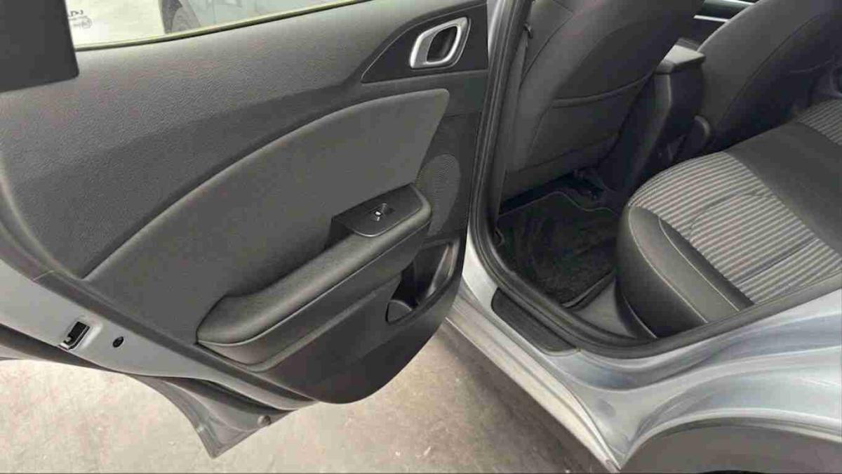 kia-xceed-2025-gasolina-998cc
