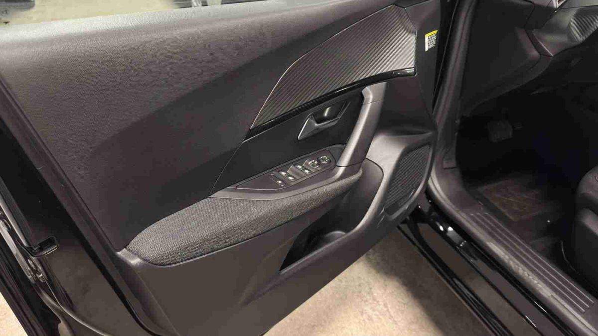 peugeot-e-2008-2026-eletrico-0cc