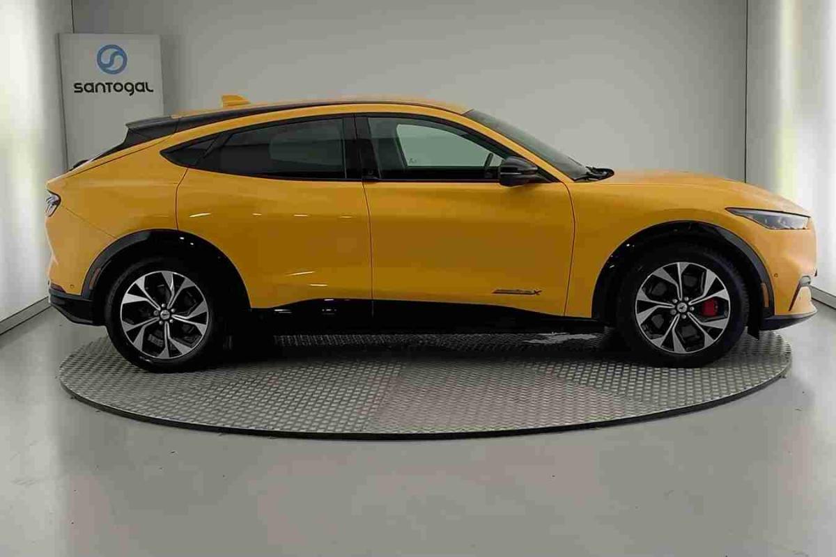 ford-mustang-mach-e-2022-eletrico-0cc