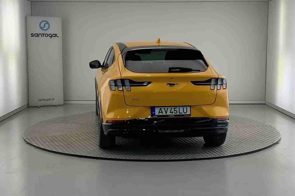 ford-mustang-mach-e-2022-eletrico-0cc