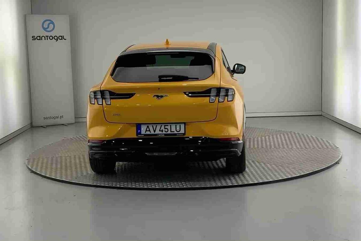 ford-mustang-mach-e-2022-eletrico-0cc