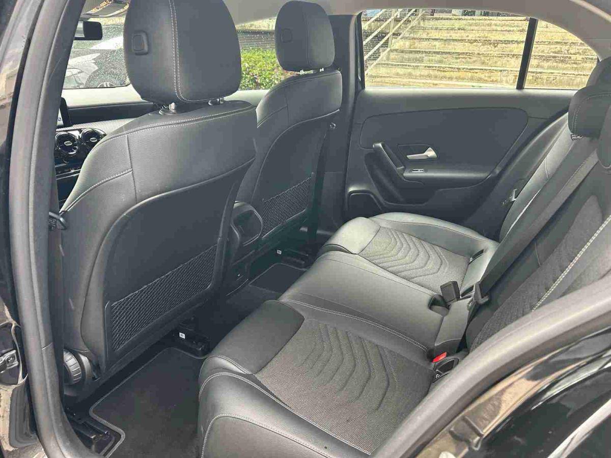 mercedes-benz-200-2025-gasolina-1332cc
