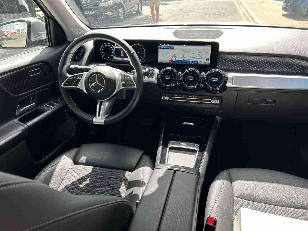mercedes-benz-180-2025-diesel-1950cc