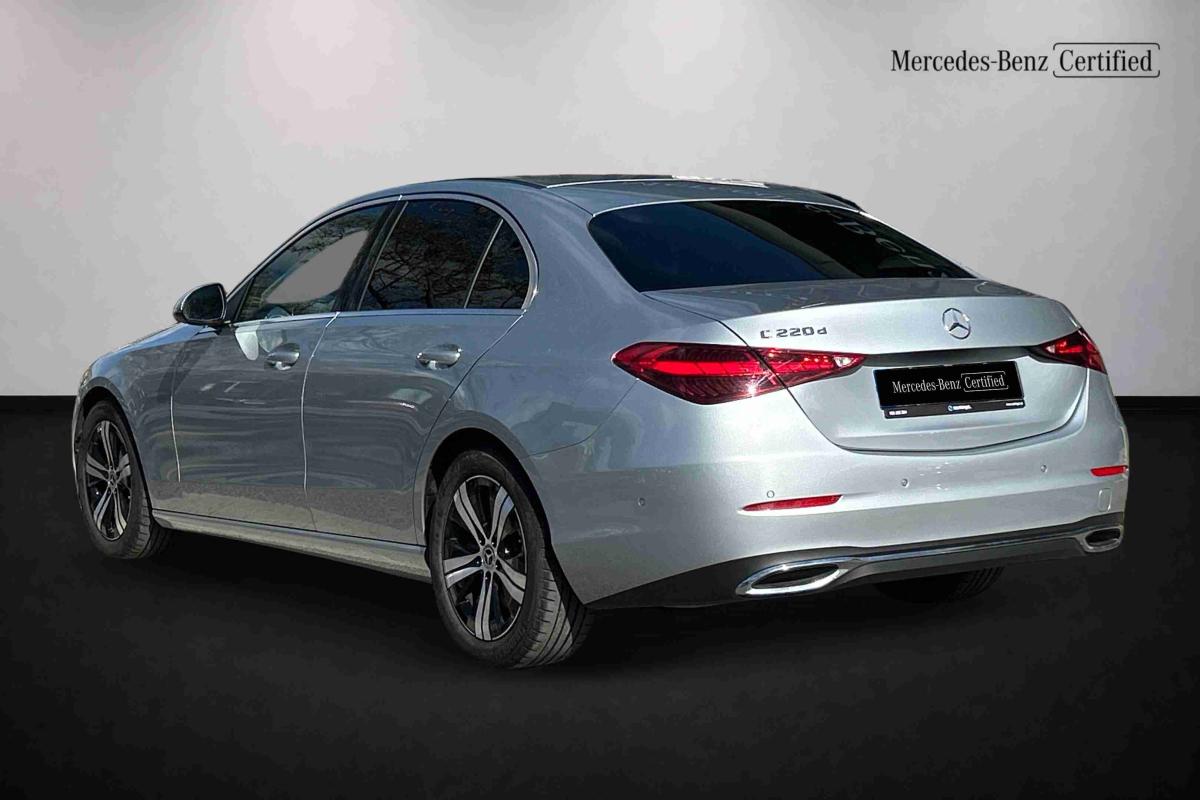 mercedes-benz-220-2025-diesel-1993cc