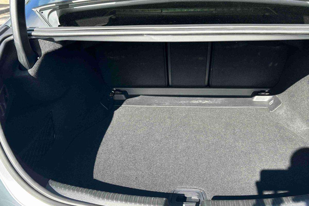 mercedes-benz-220-2025-diesel-1993cc