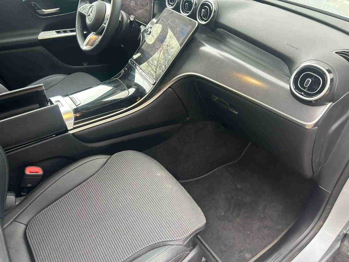 mercedes-benz-220-2025-diesel-1993cc