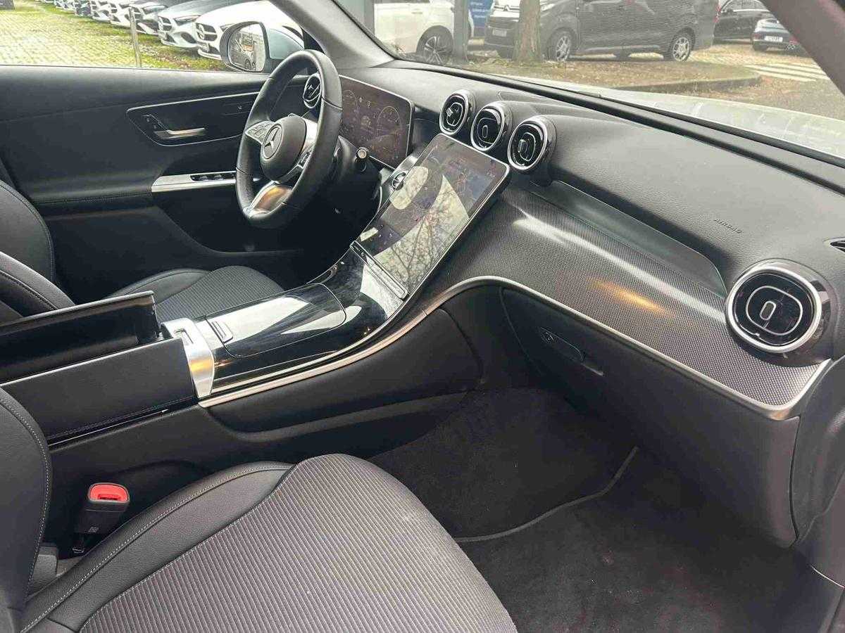 mercedes-benz-220-2025-diesel-1993cc