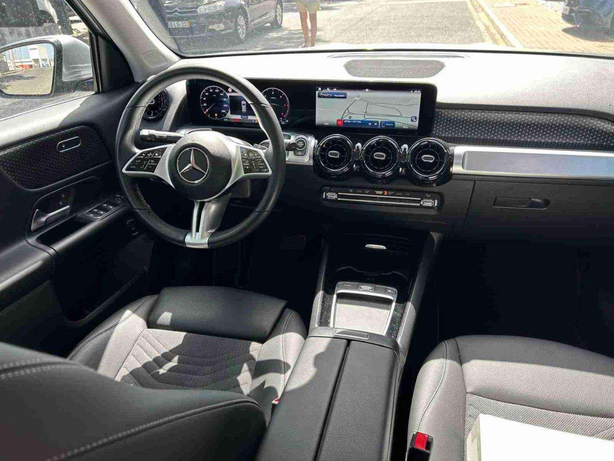 mercedes-benz-180-2025-diesel-1950cc