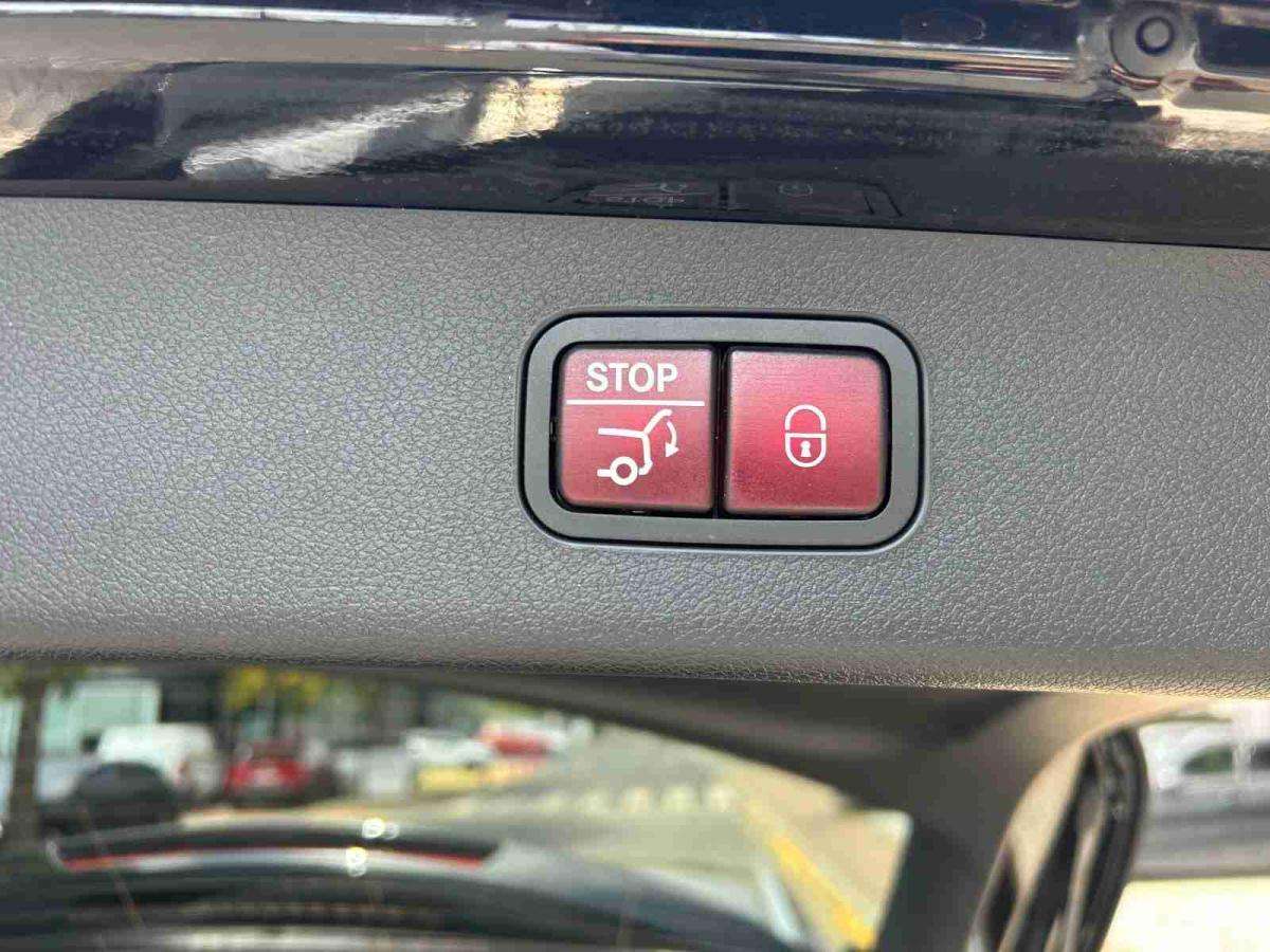 mercedes-benz-220-2024-diesel-1993cc