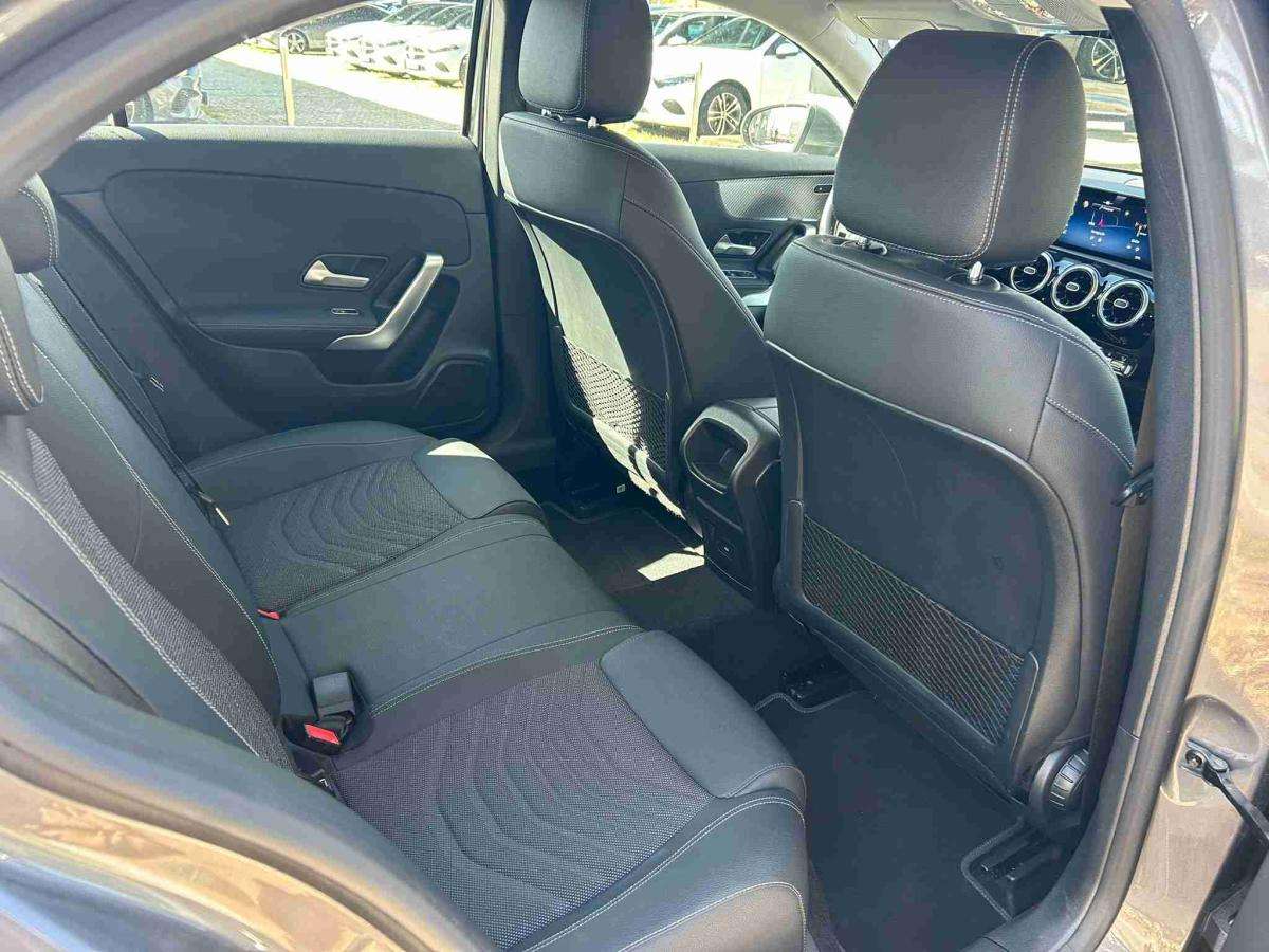 mercedes-benz-classe-a-2024-hibrido-1332cc