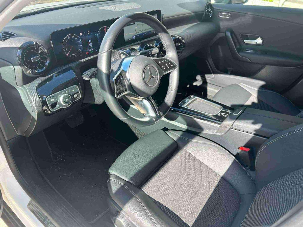 mercedes-benz-classe-a-2024-hibrido-1332cc