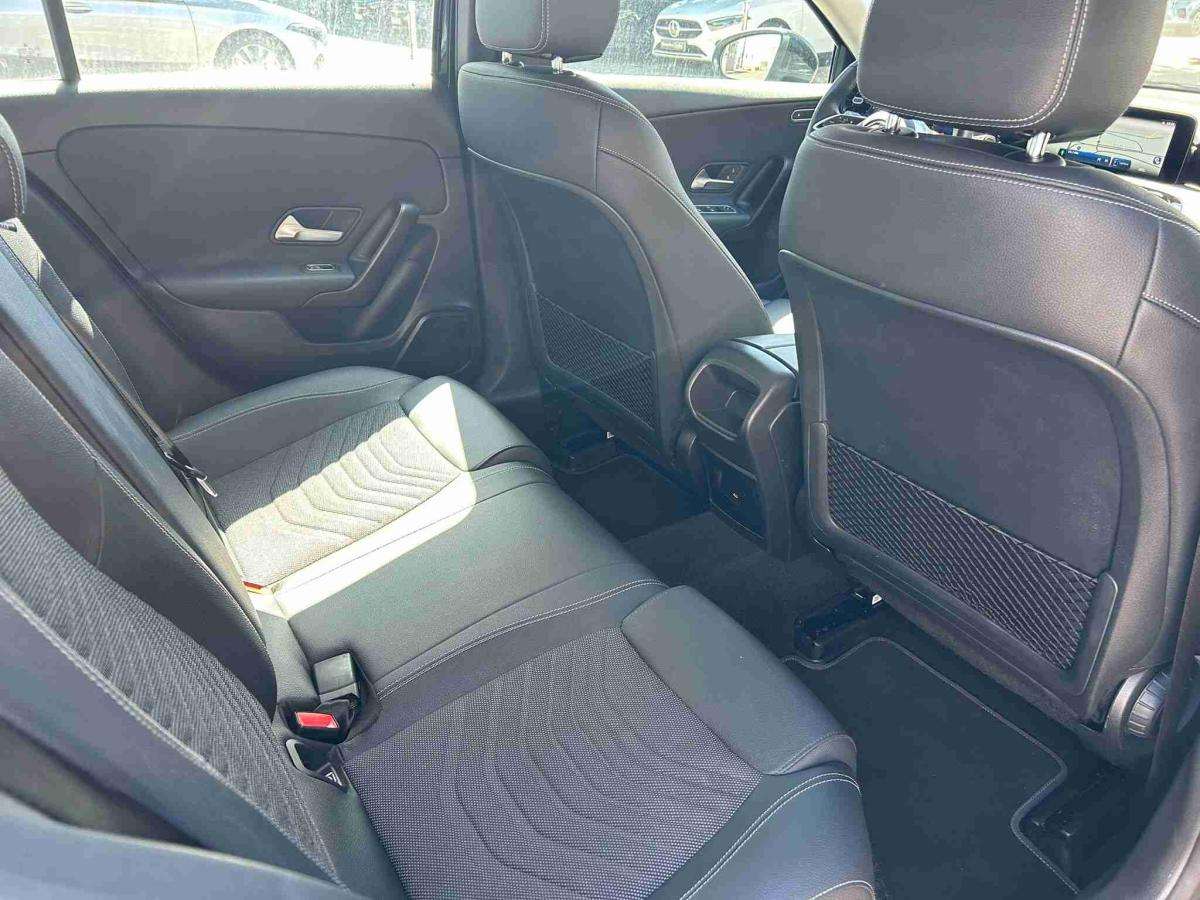 mercedes-benz-200-2025-gasolina-1332cc