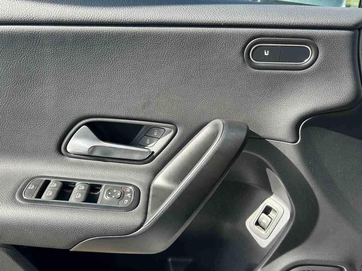 mercedes-benz-classe-a-2024-hibrido-1332cc