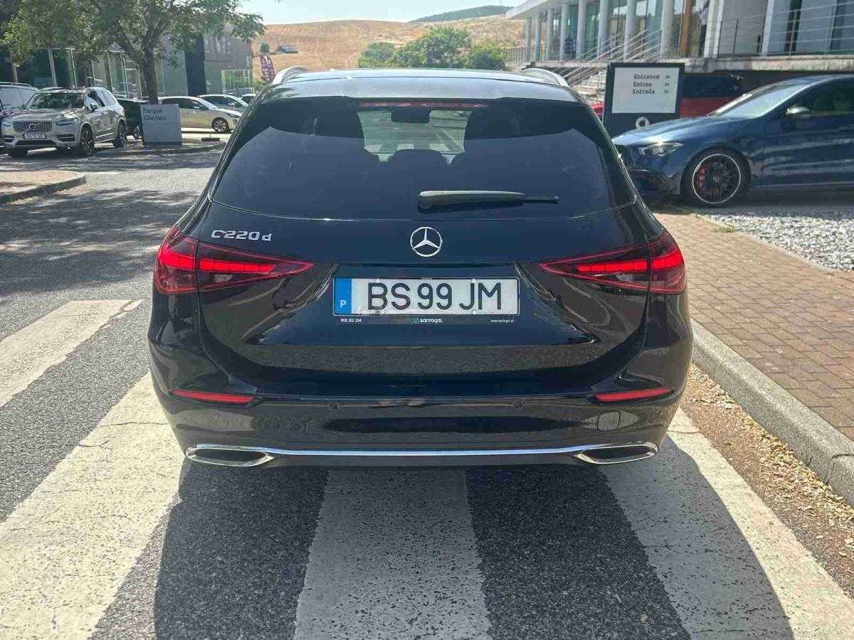 mercedes-benz-220-2025-diesel-1993cc