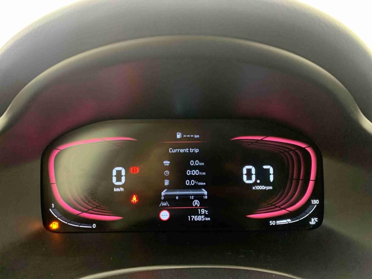 kia-stonic-2025-gasolina-1197cc