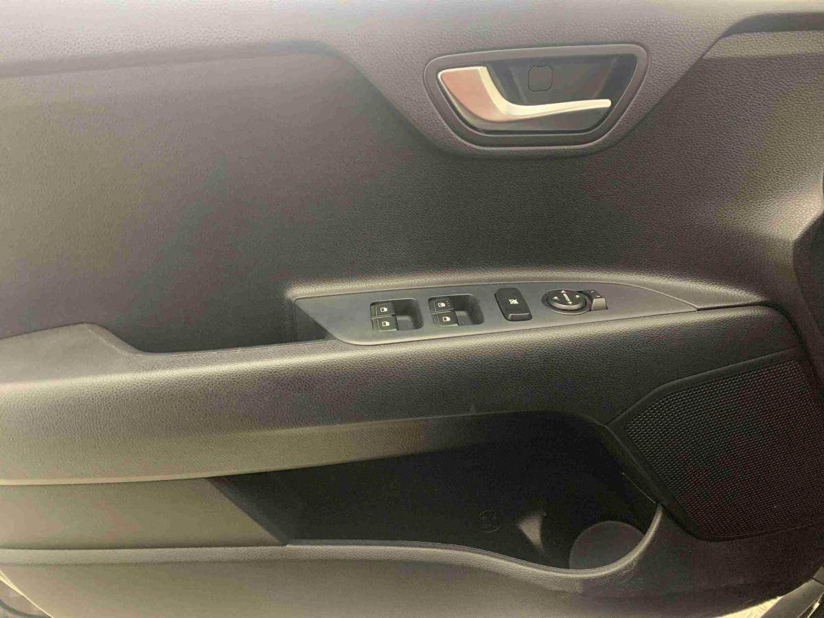 kia-stonic-2025-gasolina-1197cc