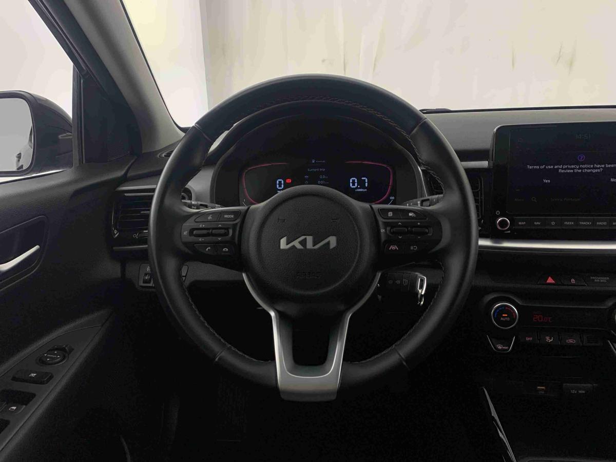 kia-stonic-2025-gasolina-1197cc