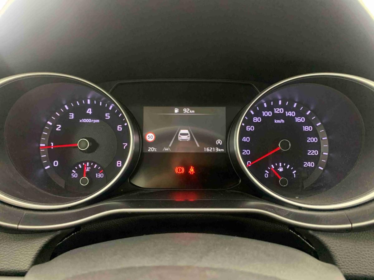 kia-xceed-2025-gasolina-998cc
