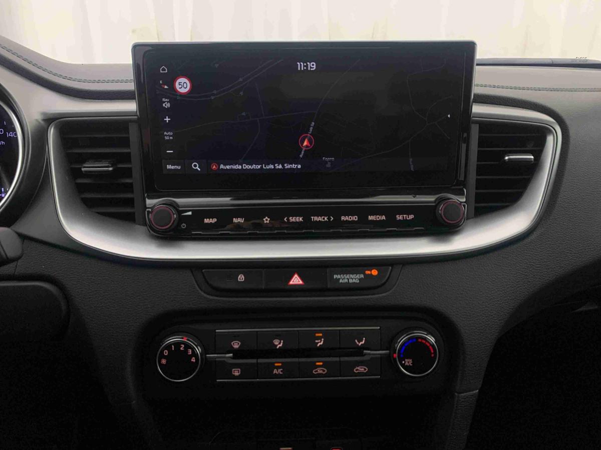 kia-xceed-2025-gasolina-998cc