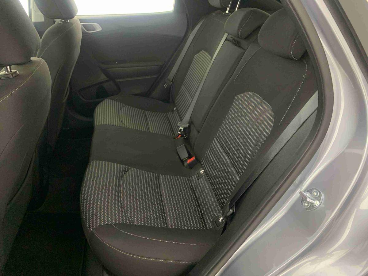 kia-xceed-2025-gasolina-998cc