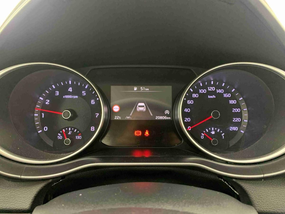 kia-xceed-2025-gasolina-998cc