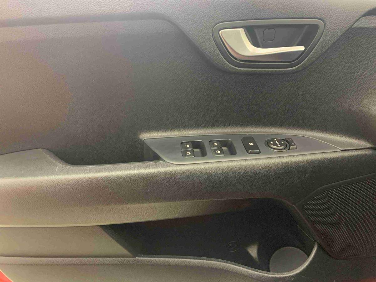 kia-stonic-2025-gasolina-1197cc