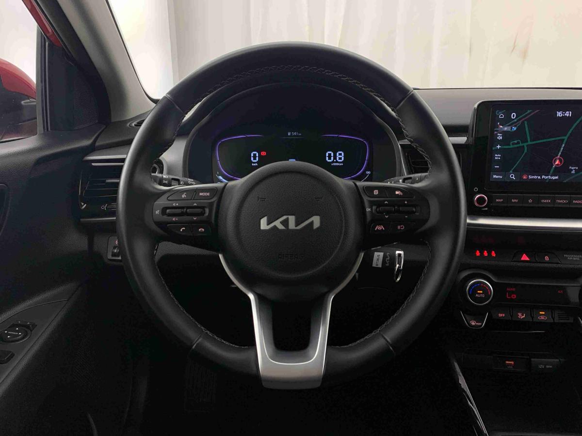 kia-stonic-2025-gasolina-1197cc