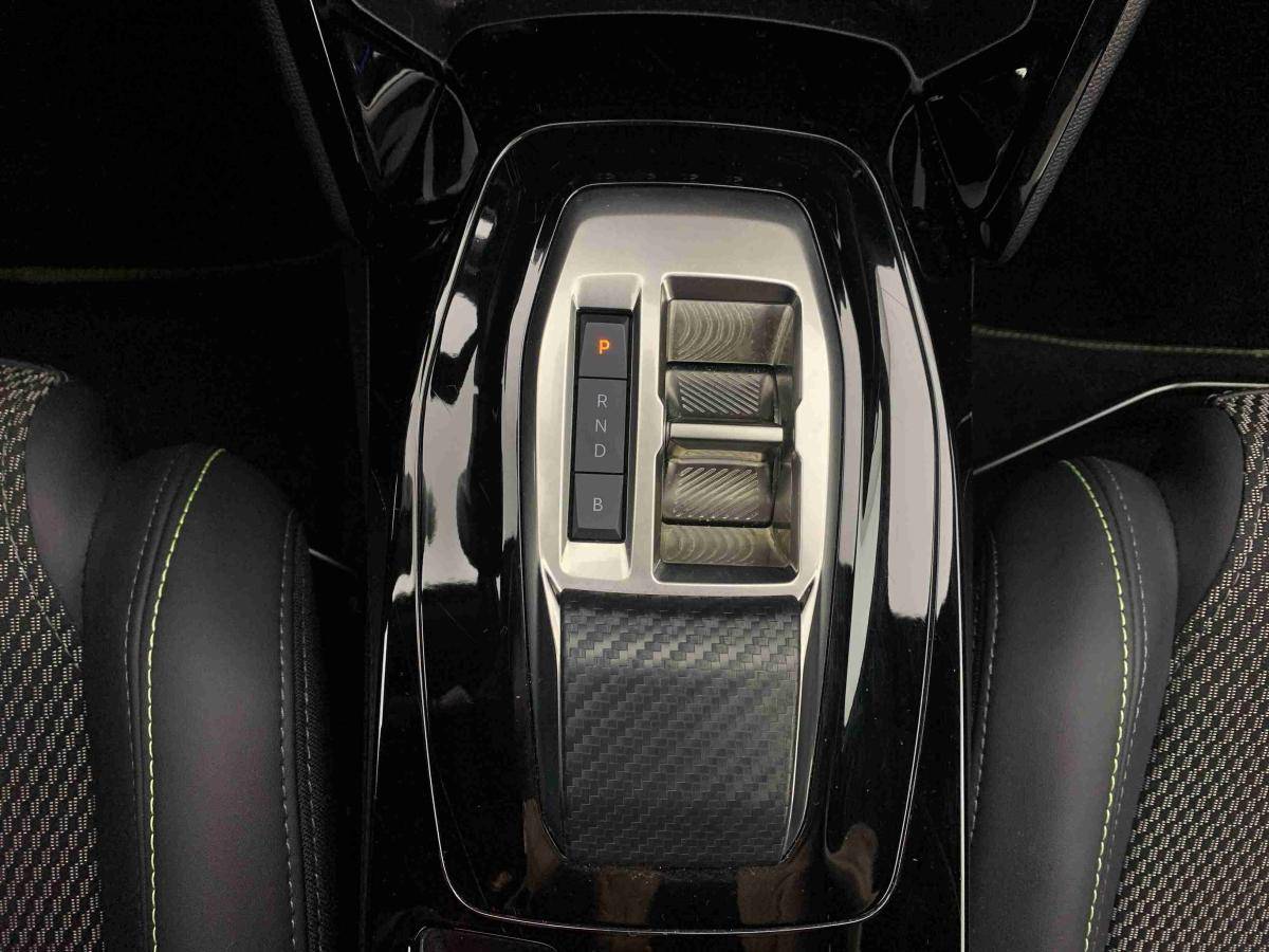 peugeot-e-2008-2025-eletrico-0cc