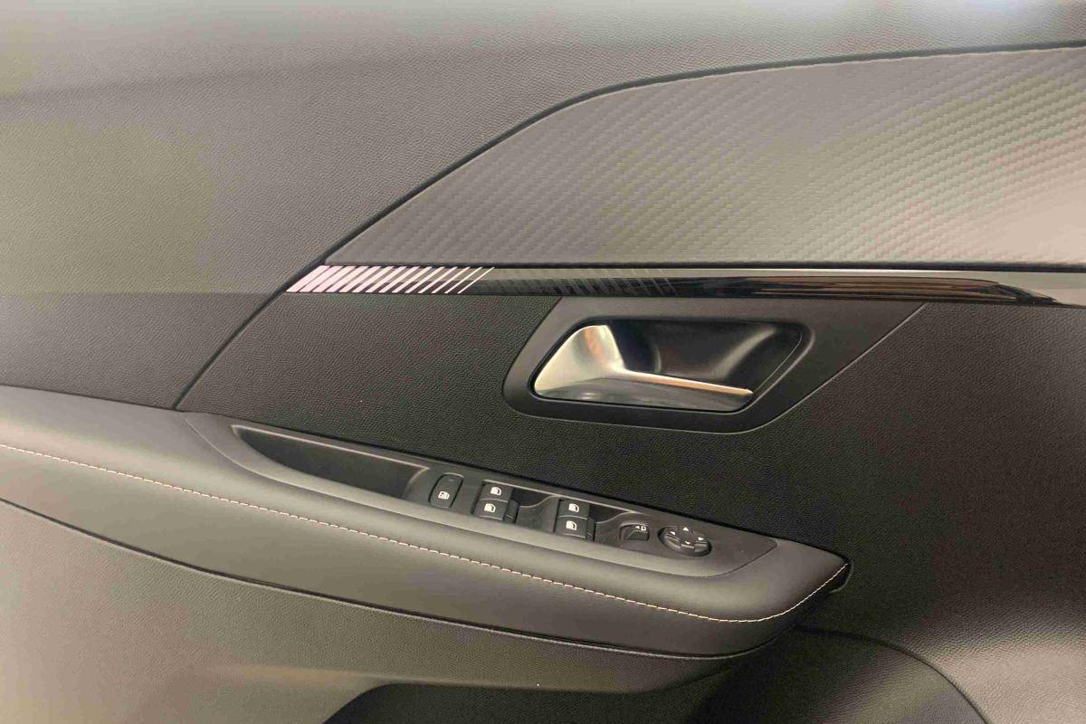 peugeot-208-2026-gasolina-1199cc