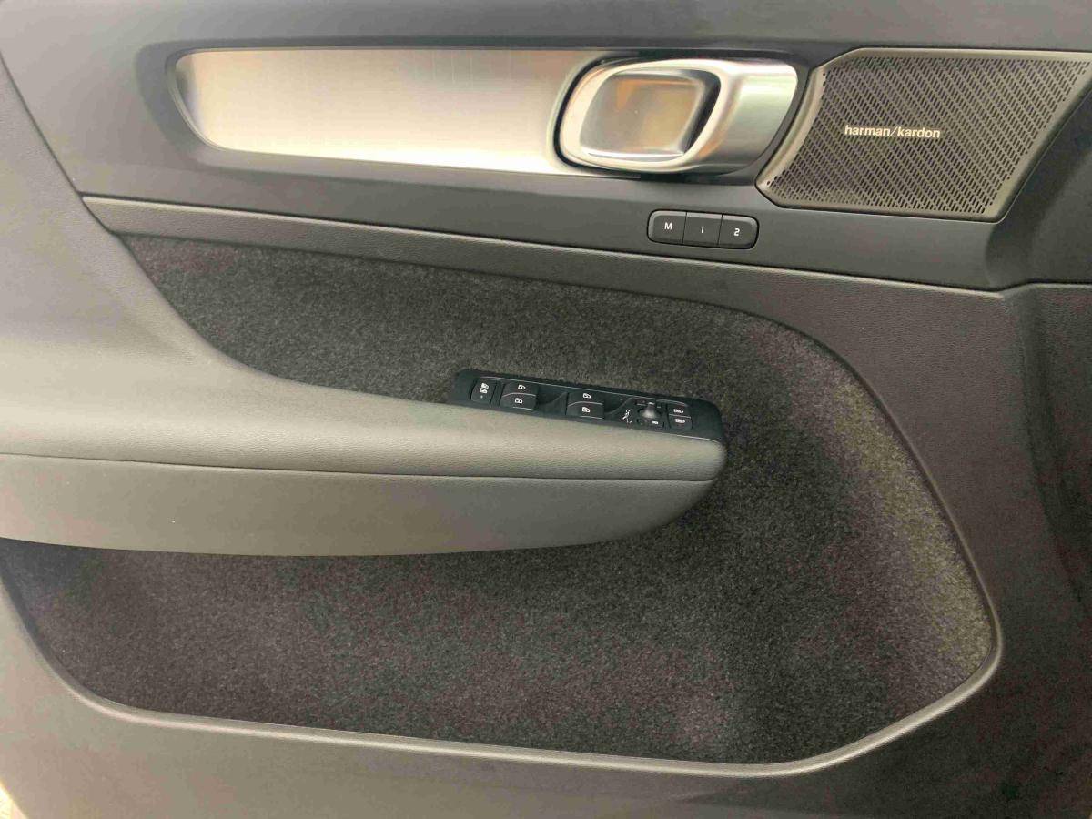 volvo-xc40-2025-gasolina-1969cc