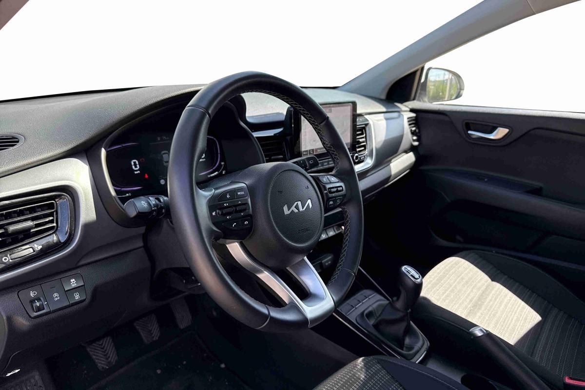 kia-stonic-2025-gasolina-998cc