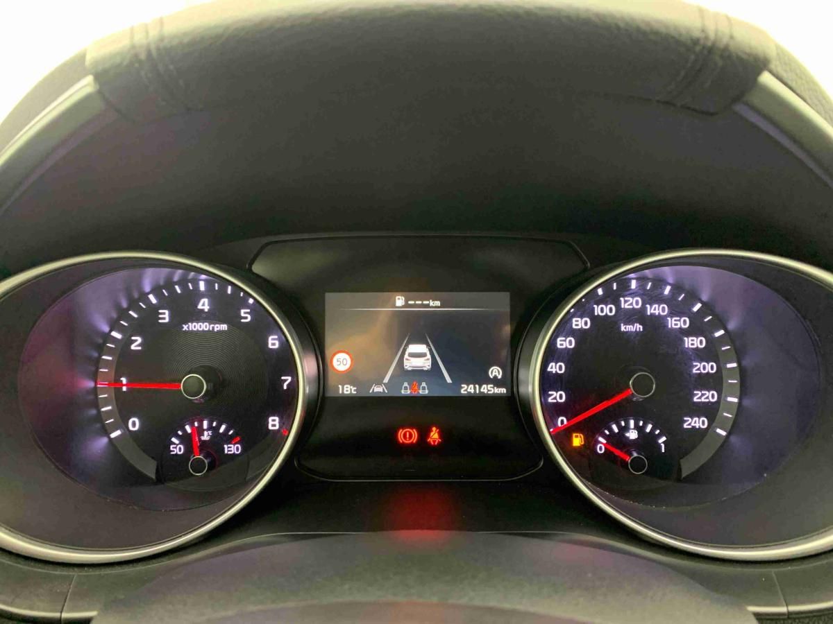 kia-xceed-2025-gasolina-998cc