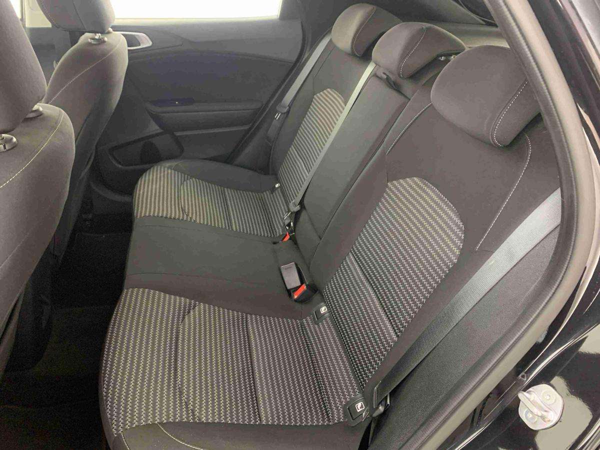 kia-xceed-2025-gasolina-998cc